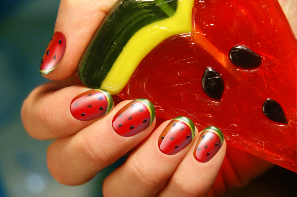 Watermelon nails: Η νέα τάση στο μανικιούρ που μυρίζει... καλοκαίρι!