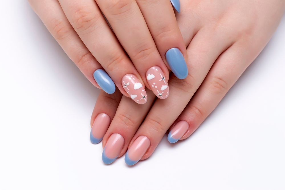 Cloud nails: Όταν τα σύννεφα προσγειώνονται… στα νύχια σας