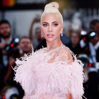 Lady Gaga: Ο hairstylist της σταρ μοιράστηκε τα μυστικά του