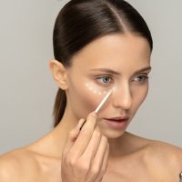 Concealer: Απόλυτα φυσικό αποτέλεσμα με αυτό το hack