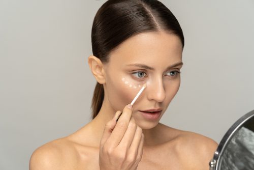 Concealer: Απόλυτα φυσικό αποτέλεσμα με αυτό το hack