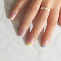 Coquette Nails: Η τάση μανικιούρ που έκανε αίσθηση στη NYFW