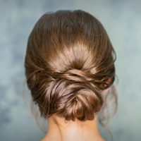 Ατημέλητο σινιόν: 5 hairstyles που πρέπει να δοκιμάσετε ASAP