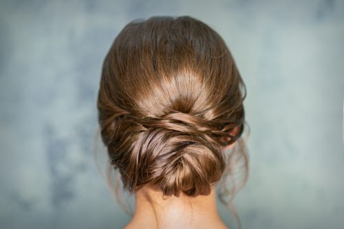 Ατημέλητο σινιόν: 5 hairstyles που πρέπει να δοκιμάσετε ASAP