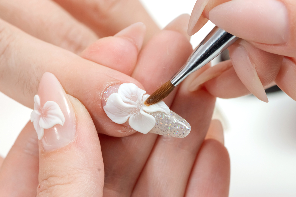 Fairy-Core Nails: Αυτή είναι η πιο κοριτσίστικη τάση στα νύχια