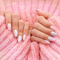 Marble Nails: Το κομψό μανικιούρ που μπορείτε να πετύχετε και μόνες σας