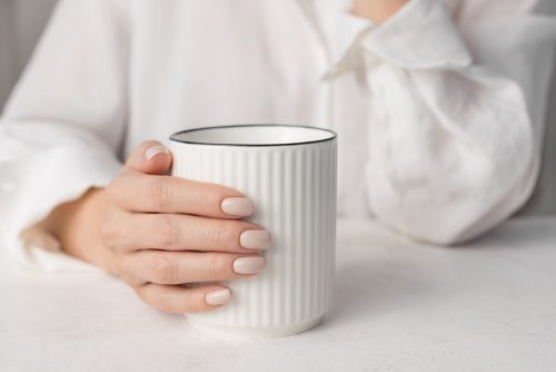 Vanilla Chai nails: Το πιο cozy μανικιούρ του φθινοπώρου