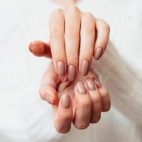 Mani Inspo: 7 φρέσκες ιδέες για το επόμενο μανικιούρ σας