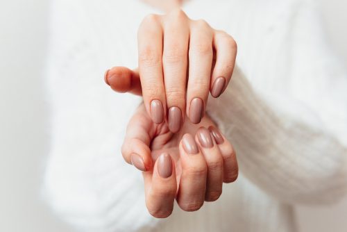 Mani Inspo: 7 φρέσκες ιδέες για το επόμενο μανικιούρ σας