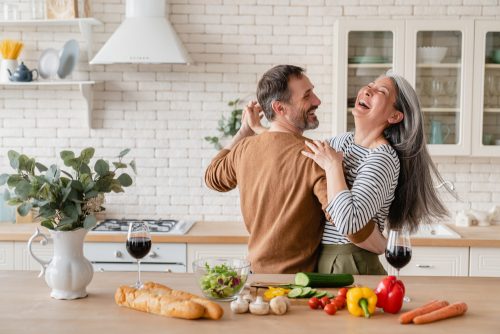 Υγεία: Την ενισχύει ο γάμος ακόμα και σε μεγαλύτερη ηλικία