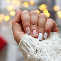 Χιονονιφάδες: Το viral nail design που είναι σούπερ για τη γιορτινή περίοδο