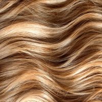 Caramel balayage: Το haircolor που θα συζητήσουμε πολύ το 2025