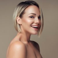 Nape bob: Το νέο haircut trend που ήρθε για να μείνει