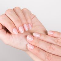 Milky French Manicure: Η εκδοχή του γαλλικού που θα γίνει η αγαπημένη σας