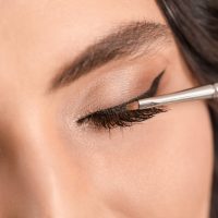 Winged eyeliner: Πώς θα το φορέσετε ανάλογα με το σχήμα των ματιών σας